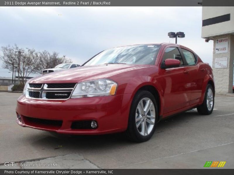 Front 3/4 View of 2011 Avenger Mainstreet