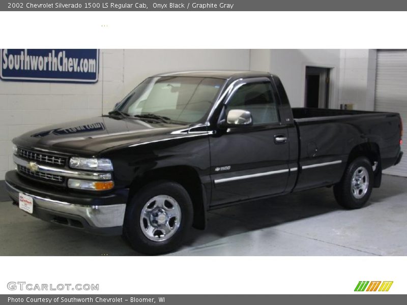 Onyx Black / Graphite Gray 2002 Chevrolet Silverado 1500 LS Regular Cab