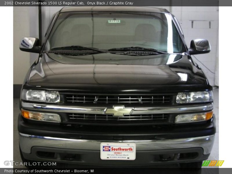 Onyx Black / Graphite Gray 2002 Chevrolet Silverado 1500 LS Regular Cab