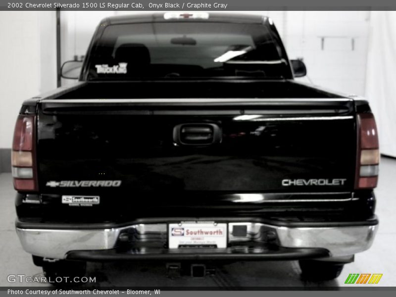 Onyx Black / Graphite Gray 2002 Chevrolet Silverado 1500 LS Regular Cab
