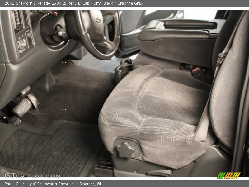 Onyx Black / Graphite Gray 2002 Chevrolet Silverado 1500 LS Regular Cab