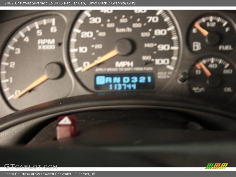 Onyx Black / Graphite Gray 2002 Chevrolet Silverado 1500 LS Regular Cab