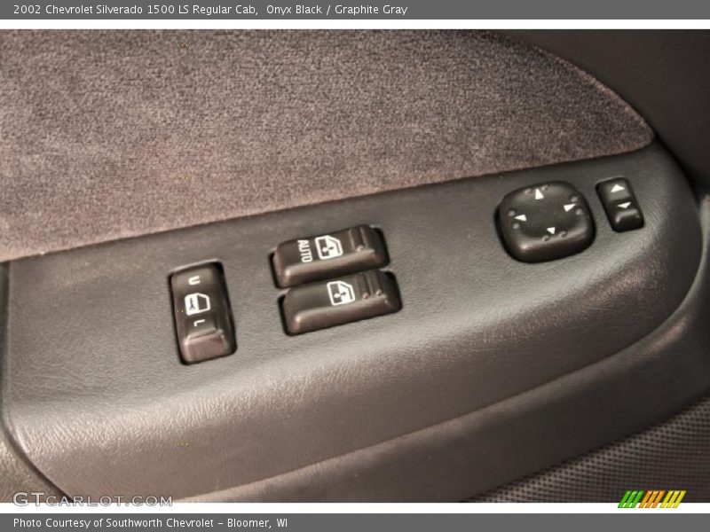 Controls of 2002 Silverado 1500 LS Regular Cab