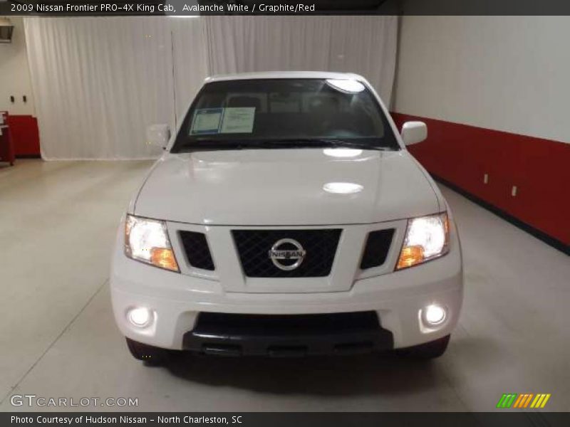 Avalanche White / Graphite/Red 2009 Nissan Frontier PRO-4X King Cab