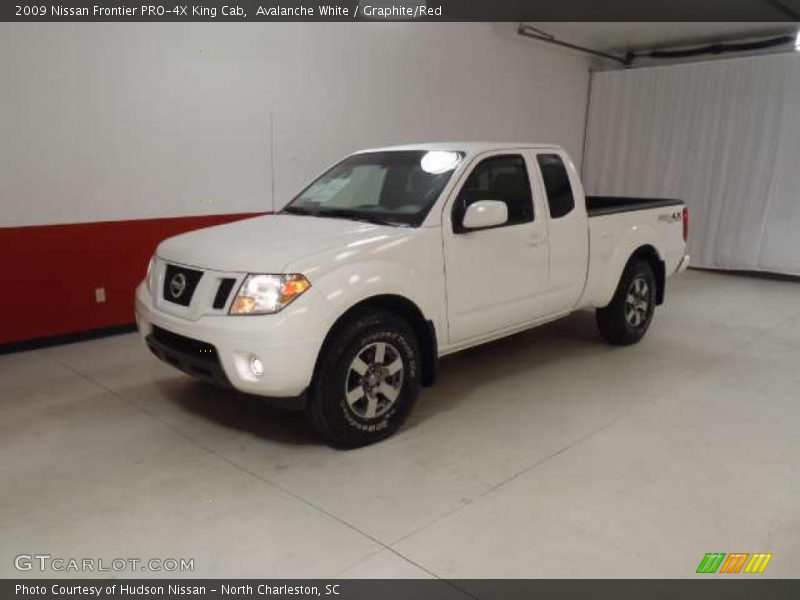 Avalanche White / Graphite/Red 2009 Nissan Frontier PRO-4X King Cab