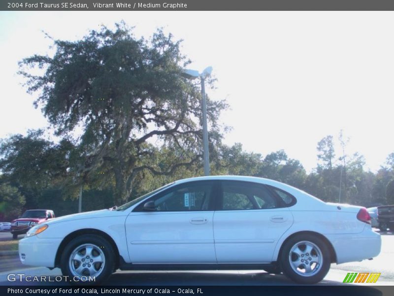 Vibrant White / Medium Graphite 2004 Ford Taurus SE Sedan