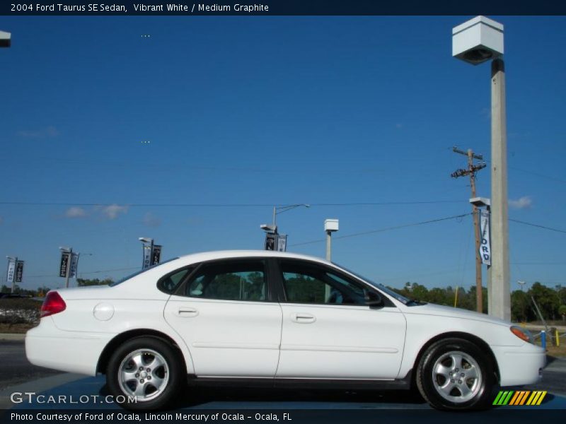  2004 Taurus SE Sedan Vibrant White