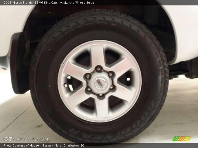 Avalanche White / Beige 2003 Nissan Frontier SE V6 King Cab