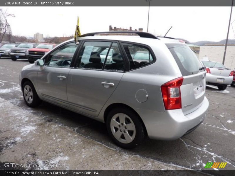 Bright Silver / Black 2009 Kia Rondo LX