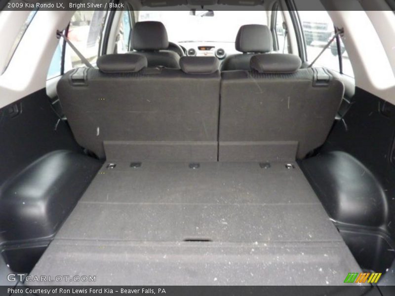 Bright Silver / Black 2009 Kia Rondo LX