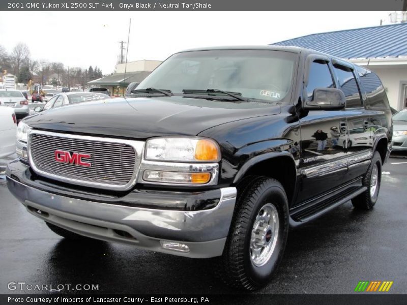 Front 3/4 View of 2001 Yukon XL 2500 SLT 4x4