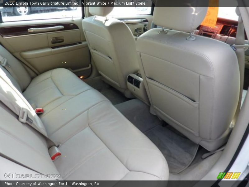 Vibrant White / Medium Light Stone 2010 Lincoln Town Car Signature Limited