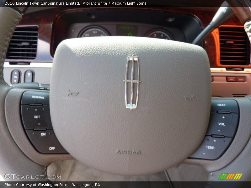 Vibrant White / Medium Light Stone 2010 Lincoln Town Car Signature Limited