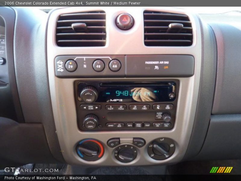 Controls of 2006 Colorado Extended Cab 4x4
