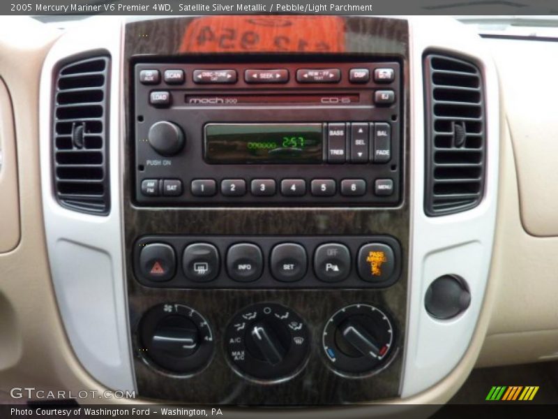 Controls of 2005 Mariner V6 Premier 4WD