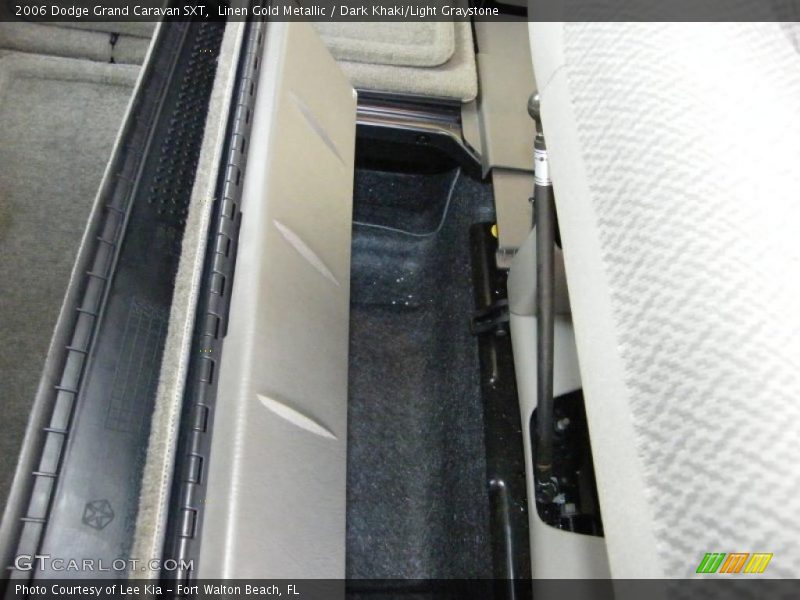 Linen Gold Metallic / Dark Khaki/Light Graystone 2006 Dodge Grand Caravan SXT