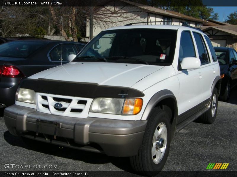 White / Gray 2001 Kia Sportage