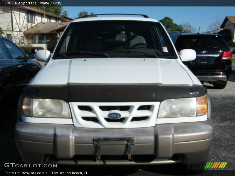 White / Gray 2001 Kia Sportage
