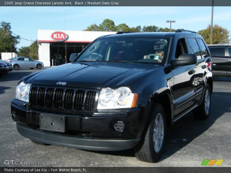 Black / Medium Slate Gray 2005 Jeep Grand Cherokee Laredo 4x4