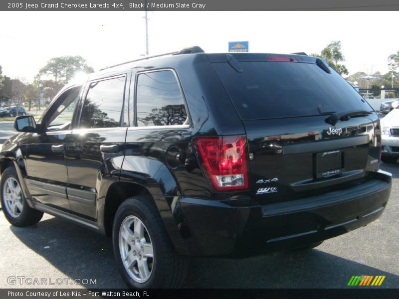 Black / Medium Slate Gray 2005 Jeep Grand Cherokee Laredo 4x4