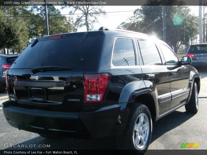 Black / Medium Slate Gray 2005 Jeep Grand Cherokee Laredo 4x4