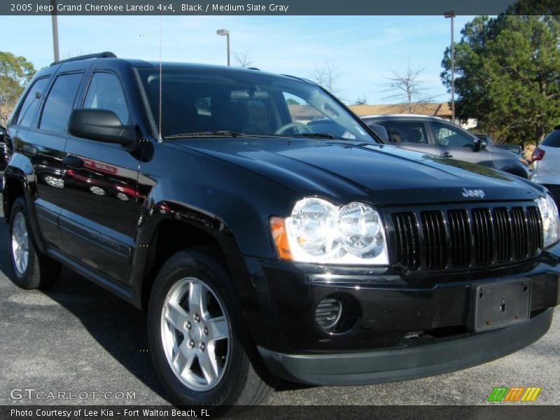 Black / Medium Slate Gray 2005 Jeep Grand Cherokee Laredo 4x4