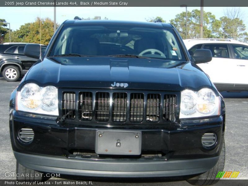 Black / Medium Slate Gray 2005 Jeep Grand Cherokee Laredo 4x4