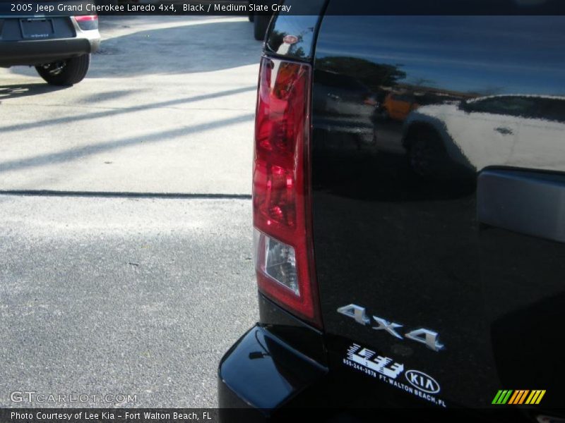Black / Medium Slate Gray 2005 Jeep Grand Cherokee Laredo 4x4