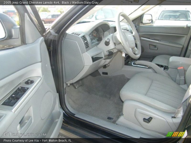Black / Medium Slate Gray 2005 Jeep Grand Cherokee Laredo 4x4
