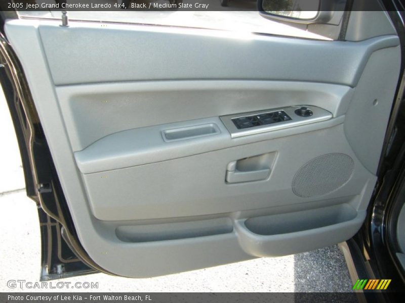 Black / Medium Slate Gray 2005 Jeep Grand Cherokee Laredo 4x4
