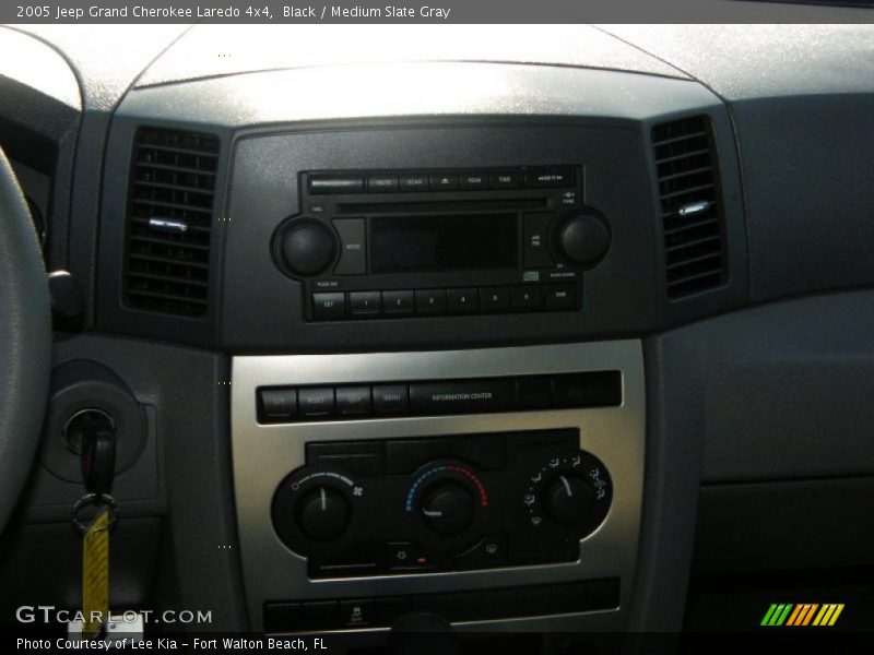 Black / Medium Slate Gray 2005 Jeep Grand Cherokee Laredo 4x4
