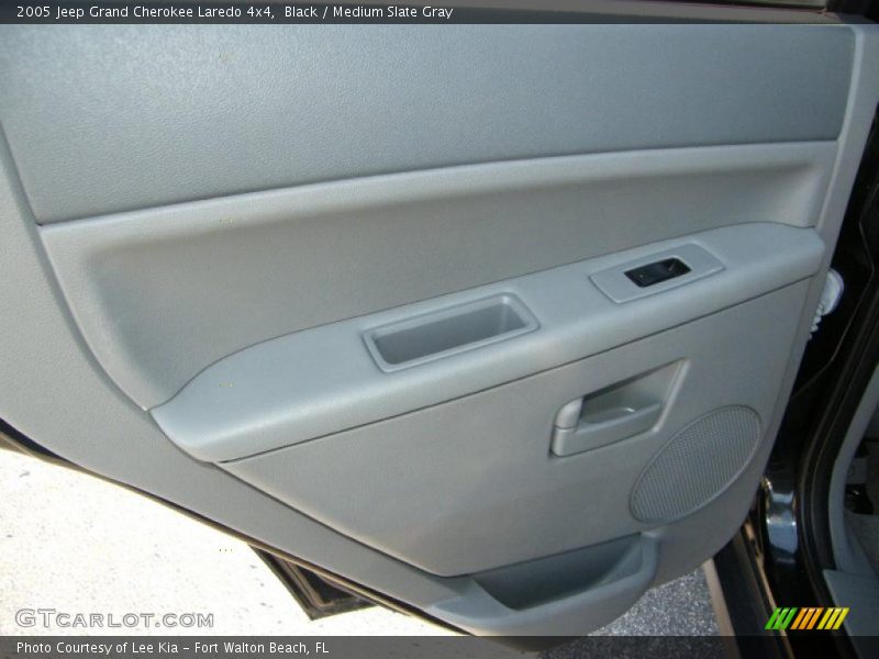 Black / Medium Slate Gray 2005 Jeep Grand Cherokee Laredo 4x4