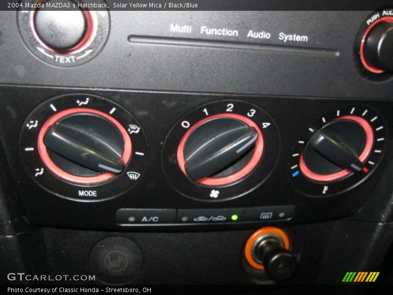 Controls of 2004 MAZDA3 s Hatchback