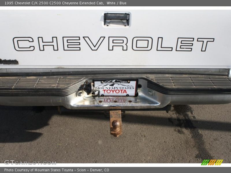 White / Blue 1995 Chevrolet C/K 2500 C2500 Cheyenne Extended Cab