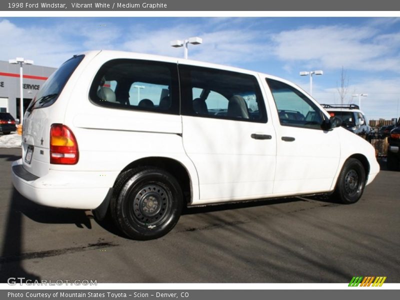 Vibrant White / Medium Graphite 1998 Ford Windstar