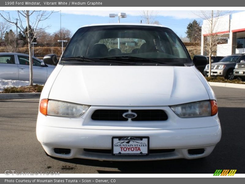 Vibrant White / Medium Graphite 1998 Ford Windstar