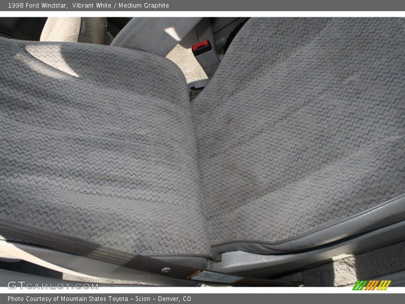 Vibrant White / Medium Graphite 1998 Ford Windstar