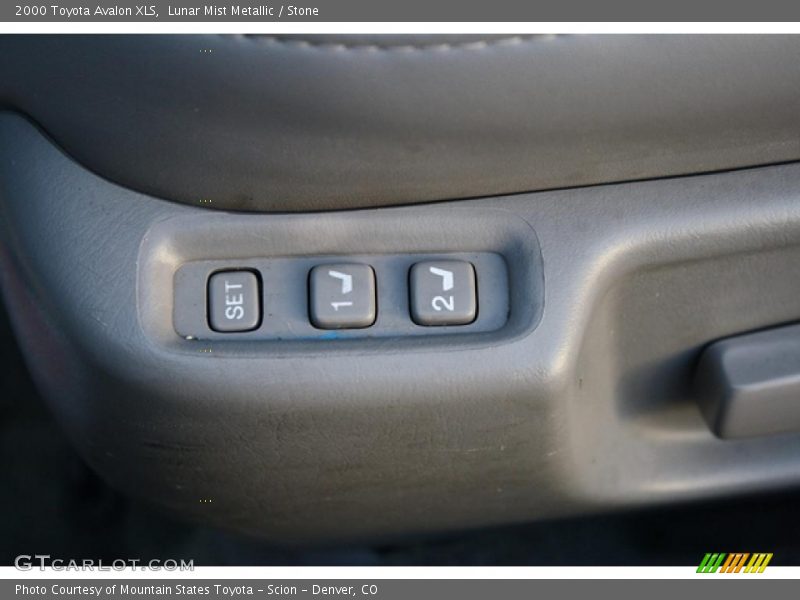 Lunar Mist Metallic / Stone 2000 Toyota Avalon XLS