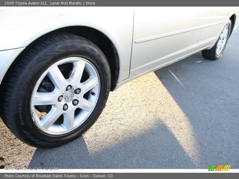 Lunar Mist Metallic / Stone 2000 Toyota Avalon XLS