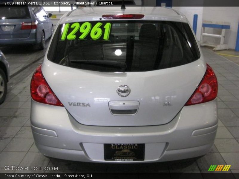 Brillant Silver / Charcoal 2009 Nissan Versa 1.8 SL Hatchback