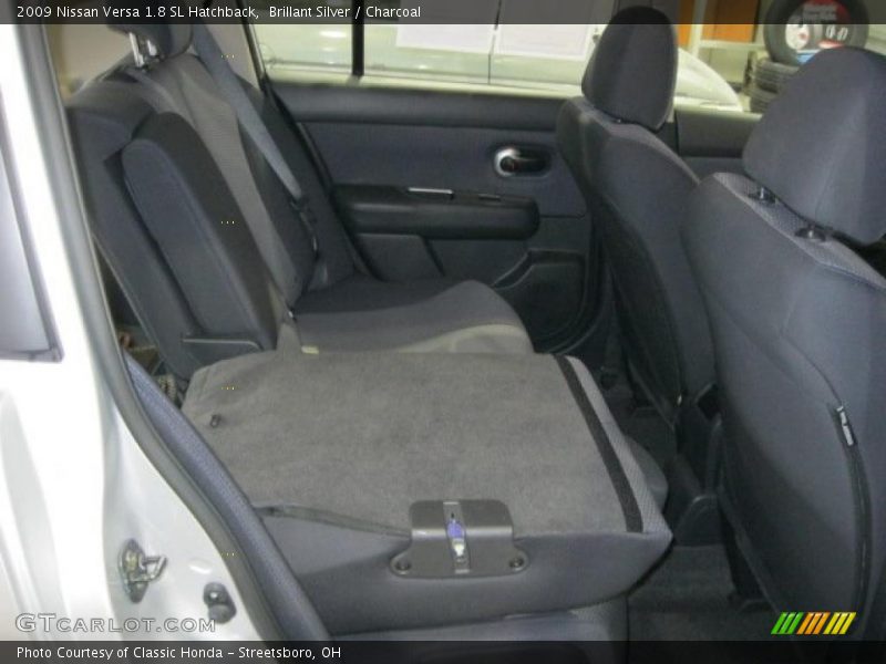 Brillant Silver / Charcoal 2009 Nissan Versa 1.8 SL Hatchback