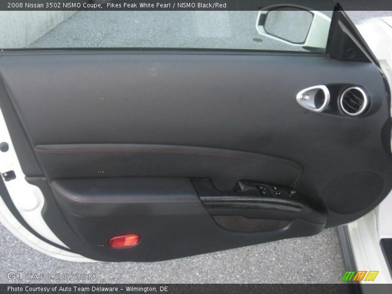 Door Panel of 2008 350Z NISMO Coupe