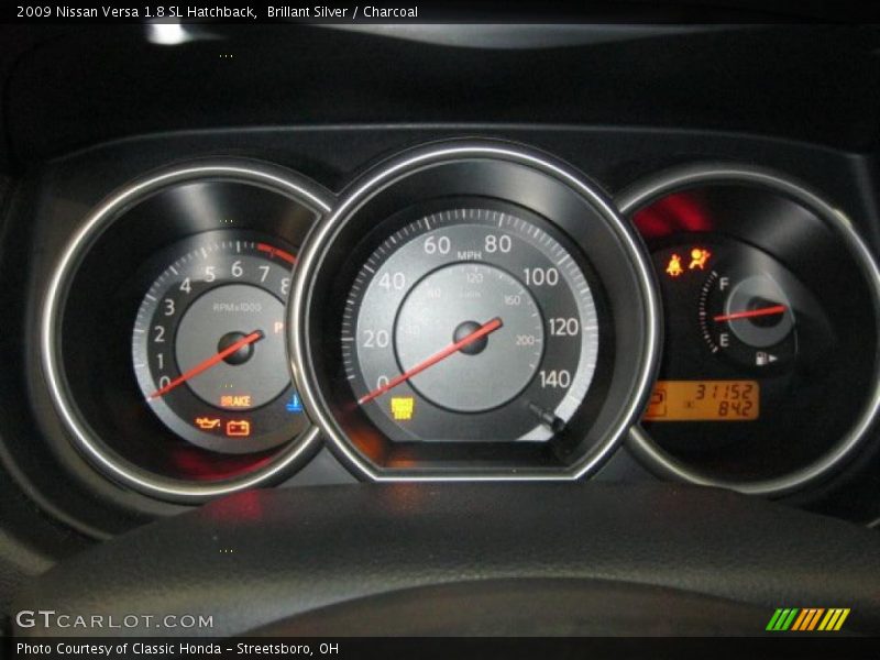 Brillant Silver / Charcoal 2009 Nissan Versa 1.8 SL Hatchback