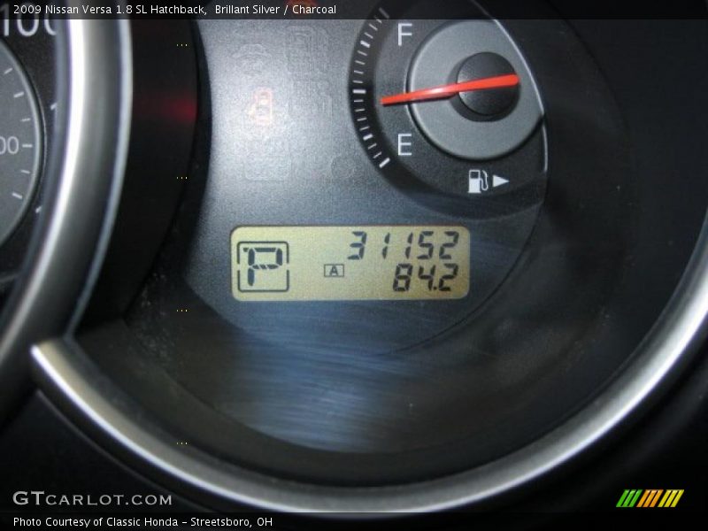 Brillant Silver / Charcoal 2009 Nissan Versa 1.8 SL Hatchback