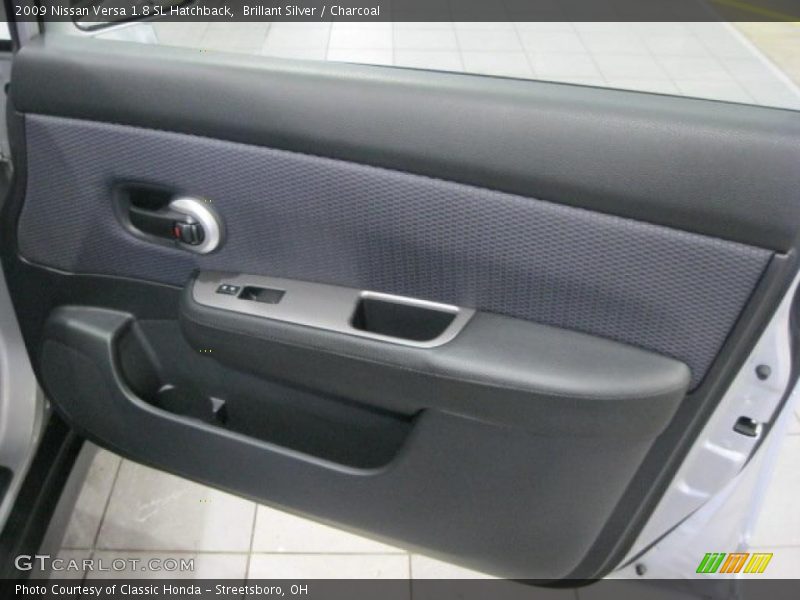 Brillant Silver / Charcoal 2009 Nissan Versa 1.8 SL Hatchback