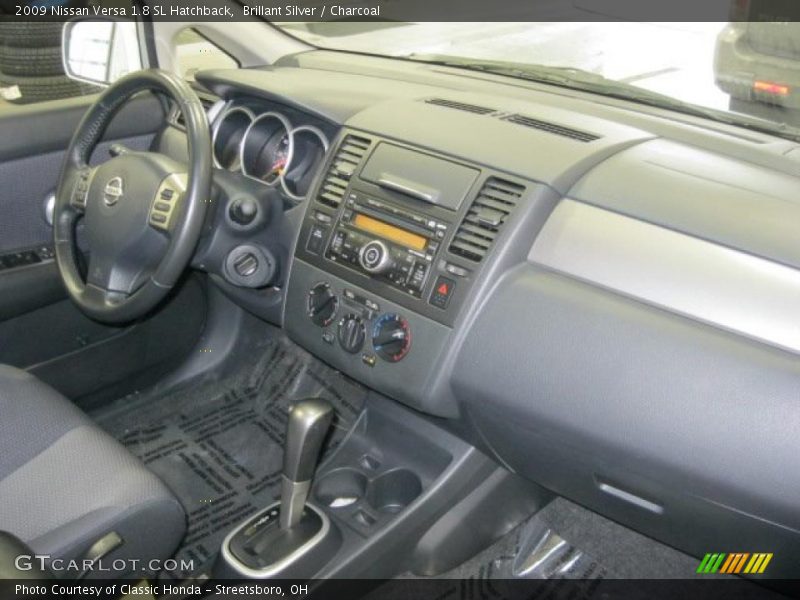 Brillant Silver / Charcoal 2009 Nissan Versa 1.8 SL Hatchback