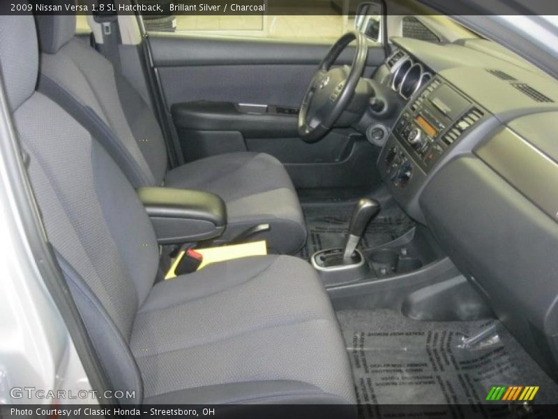 Brillant Silver / Charcoal 2009 Nissan Versa 1.8 SL Hatchback