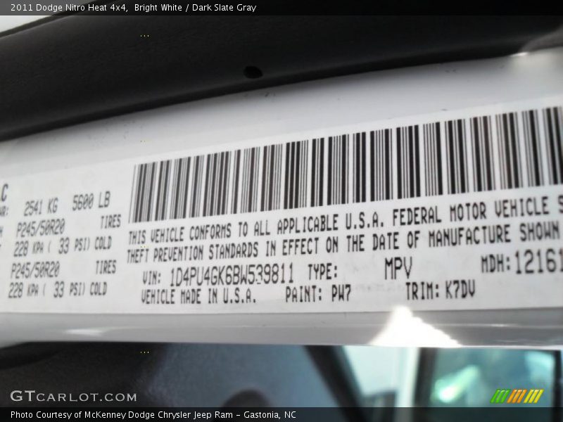 Bright White / Dark Slate Gray 2011 Dodge Nitro Heat 4x4