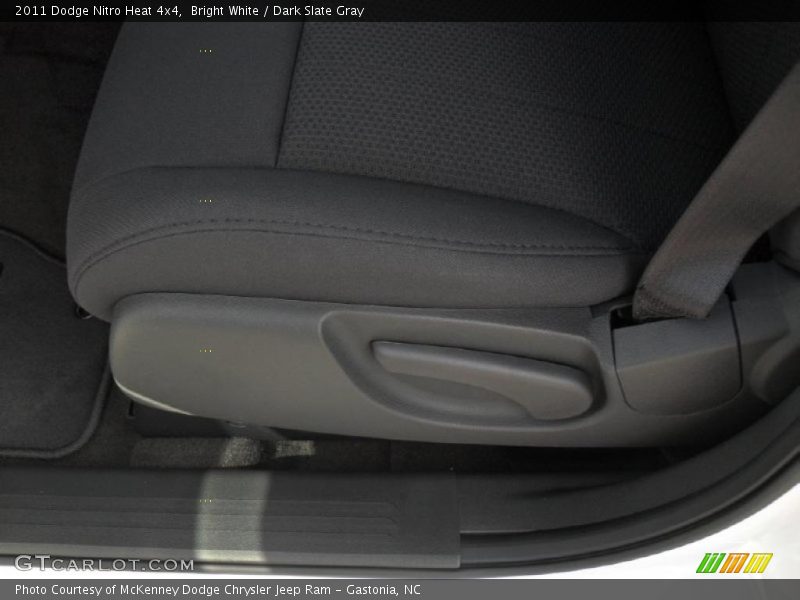 Bright White / Dark Slate Gray 2011 Dodge Nitro Heat 4x4