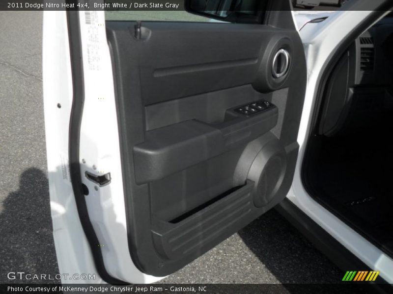 Bright White / Dark Slate Gray 2011 Dodge Nitro Heat 4x4